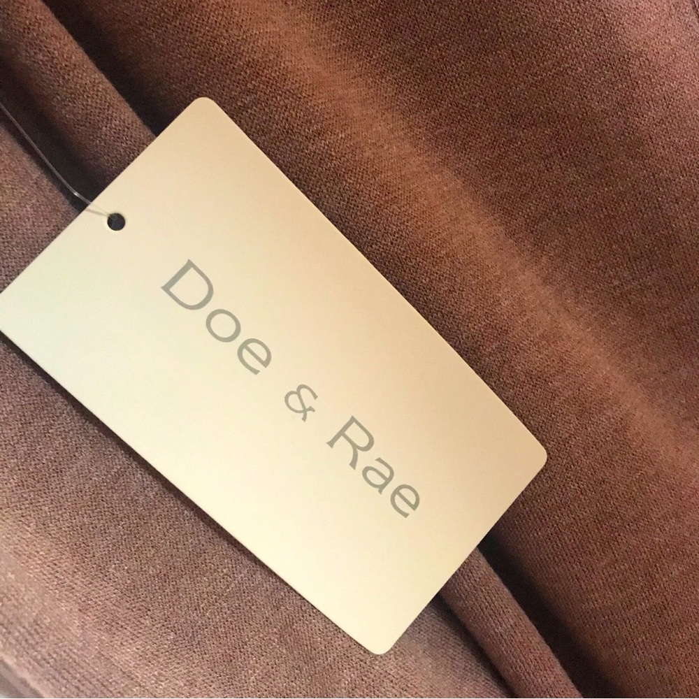 Doe & Rae Sweater NWT - Picture 4 of 4